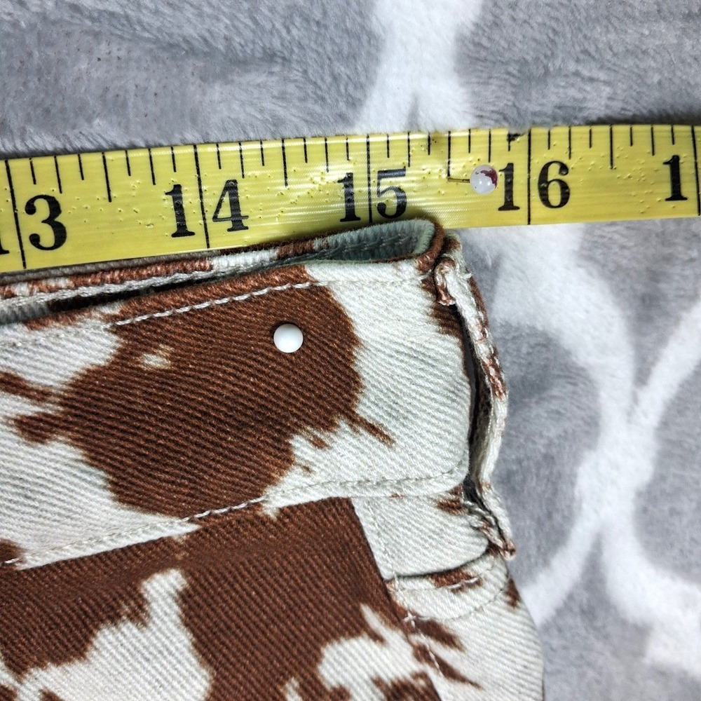 Cow Print Denim Shorts Women Medium Brown Western Cowgirl Rodeo - Picture 4 of 7